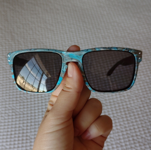 NEW Oakley Sunglasses - Picture 7 of 7